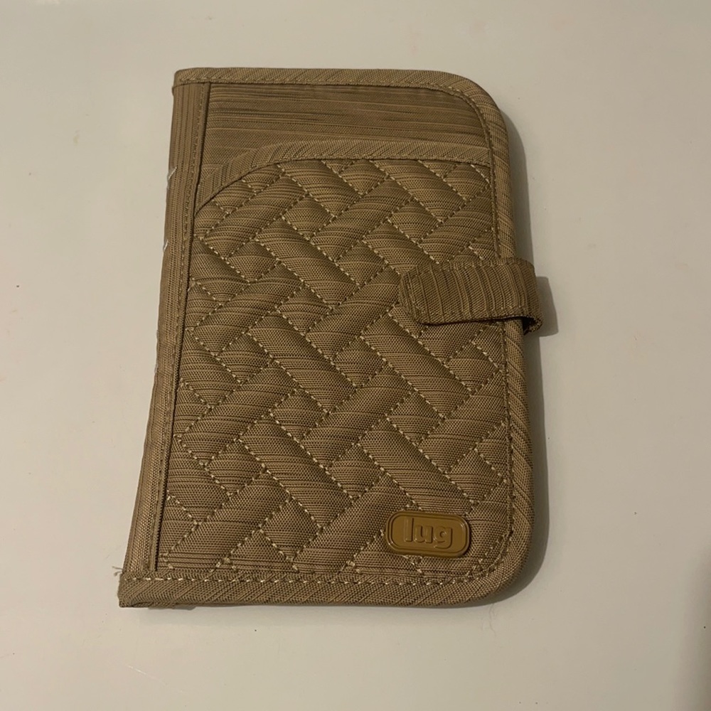 Lug light brown tandem wallet rfid
